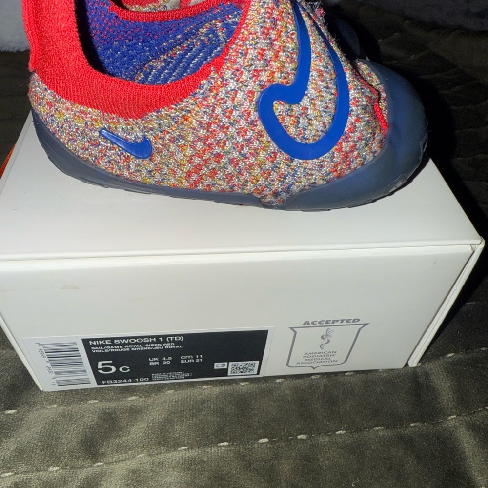 Nike Swoosh 1